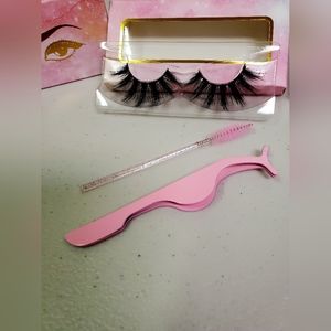 Caasibycandicej Luxury Lashes